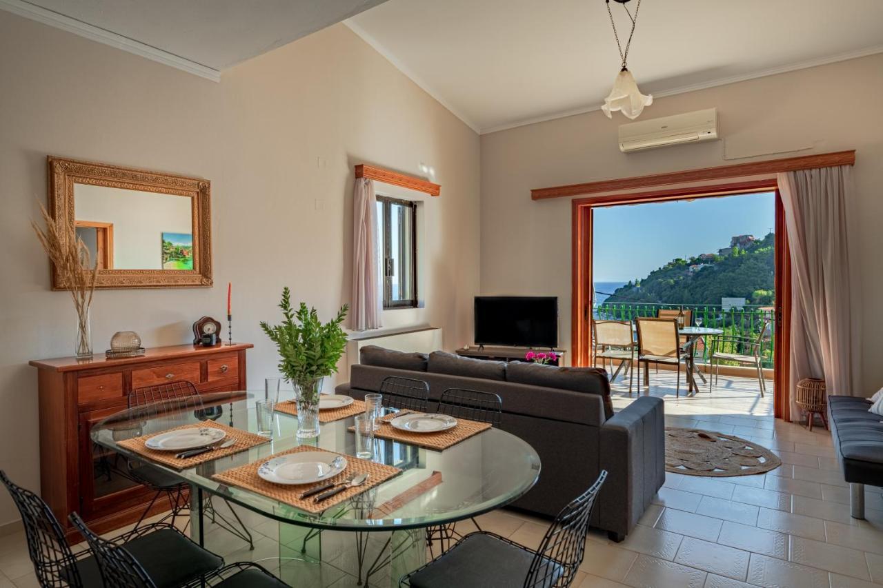 Golden Flower'S Apartment Порос Екстер'єр фото